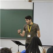 Soy un profesor titulado y doctorado en Filosofía por la Universidad de Málaga.